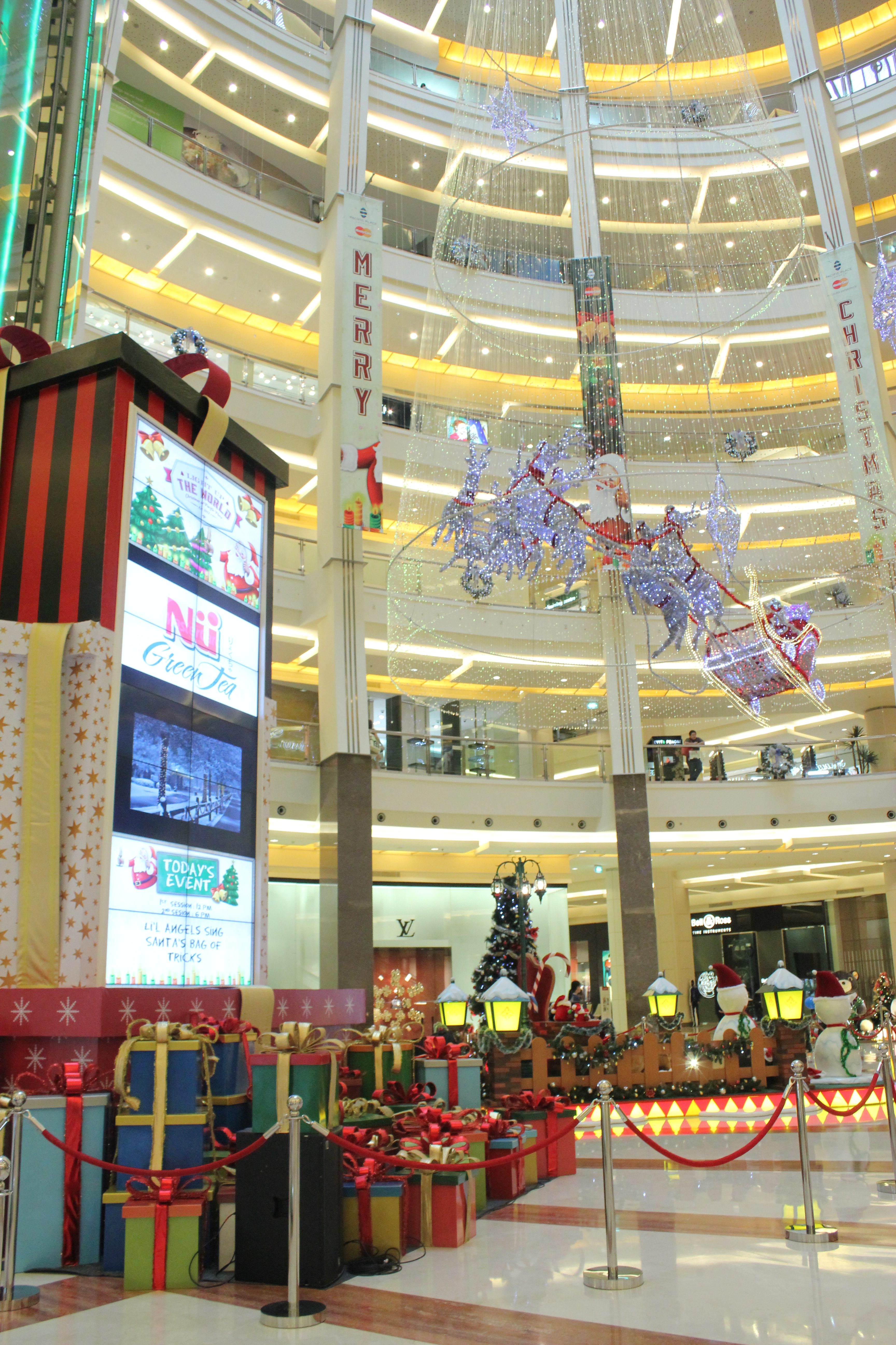 Light Up The World - VM Xmas Decoration-3