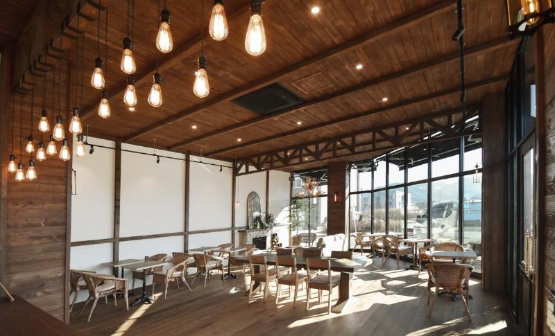 欧式家居氛围的 17 平米咖啡厅设计-11