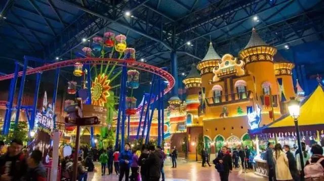 亚泰国际打造东方影都主题酒店-11