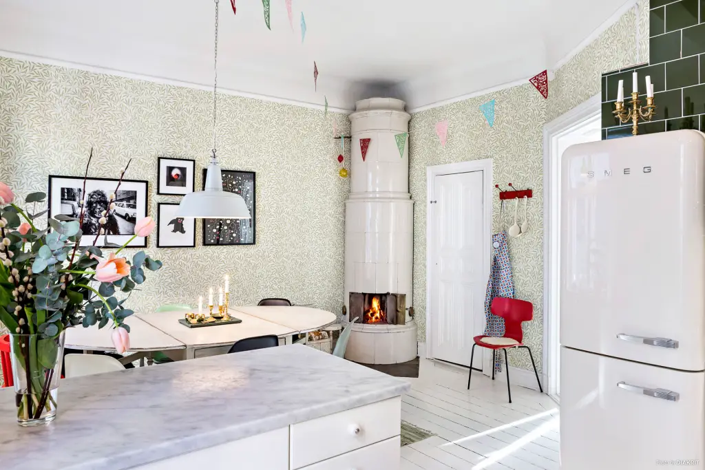 瑞典复古风公寓 | 色彩与历史的完美融合-2