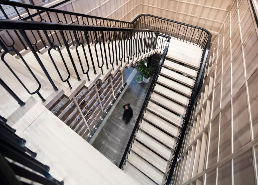 贵阳东原·朗阅售楼处 | 英伦风与现代摩登的完美融合-25