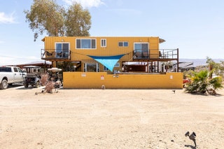 "Airbnb 上的 8 个独特集装箱房屋,让你体验别样度假生活"-10