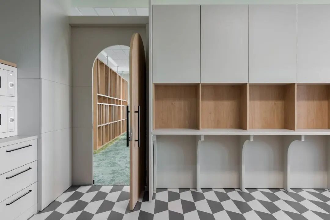 医疗巨头Regina Maria布加勒斯特办公室丨罗马尼亚布加勒斯特丨Alina Vîlcu,Radu Dumencu-25