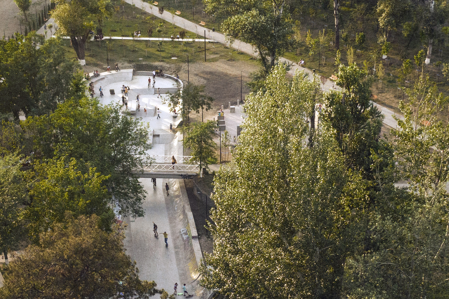 格鲁吉亚第 Mziuri 滑板公园和公园游乐场丨David Giorgadze Architects-11