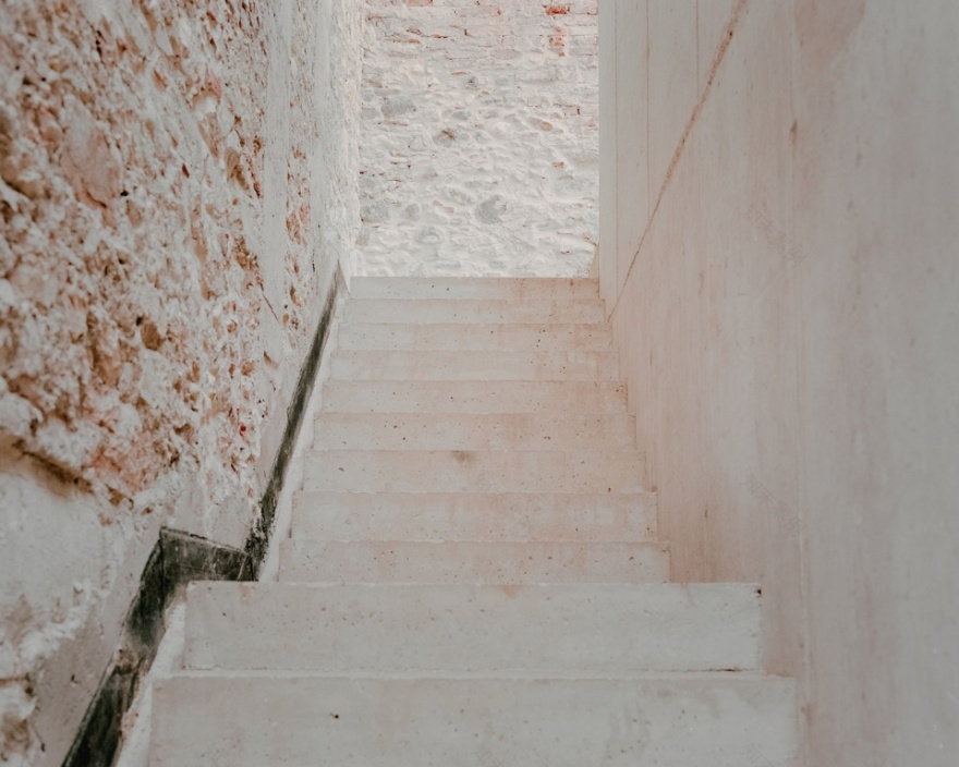 意大利“门槛与宝藏”艺术空间,探索边界与珍宝的完美融合-44