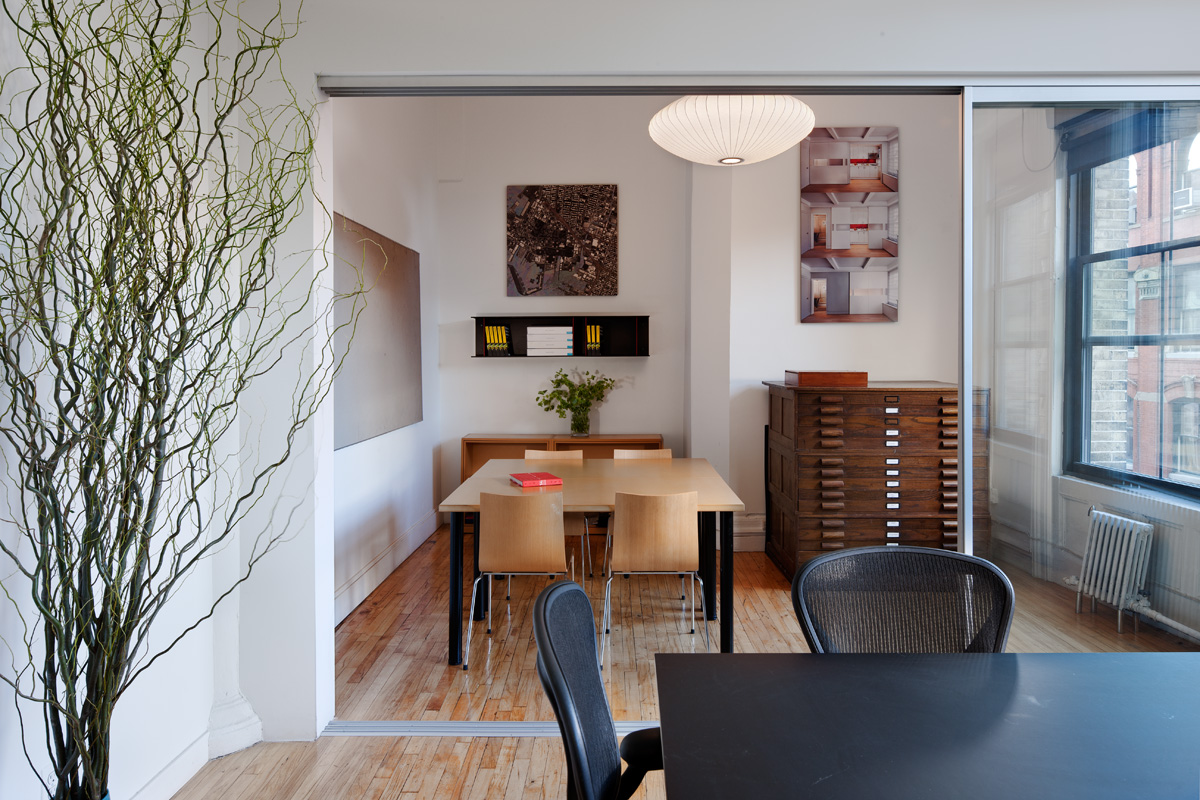 绿意环绕的办公空间 | Loci Architecture PLLC 办公室设计-9