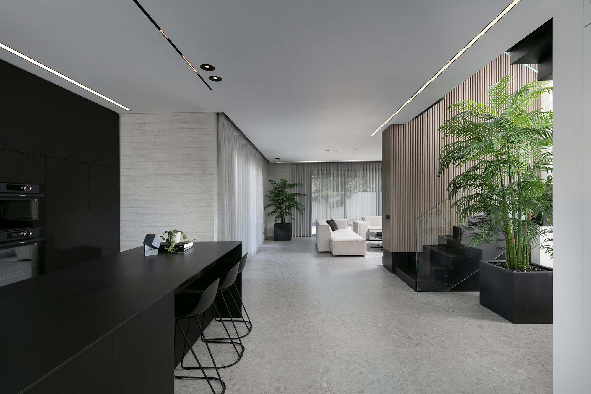 "黑楼梯"现代酒店式住宅设计-27