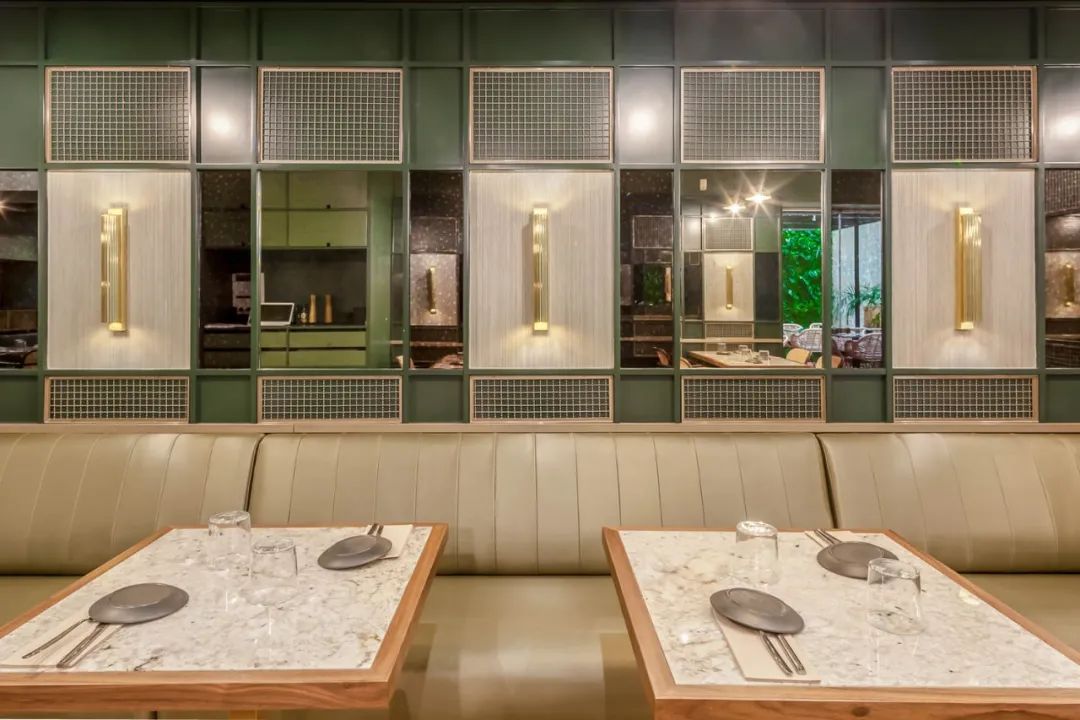 绿色风情素食餐厅 | 金碧辉煌的自然空间-23