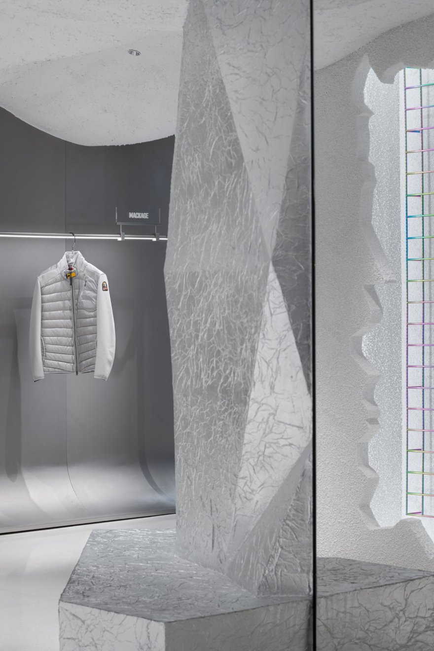 雪域幻境 · 户外购物店的创新设计-14