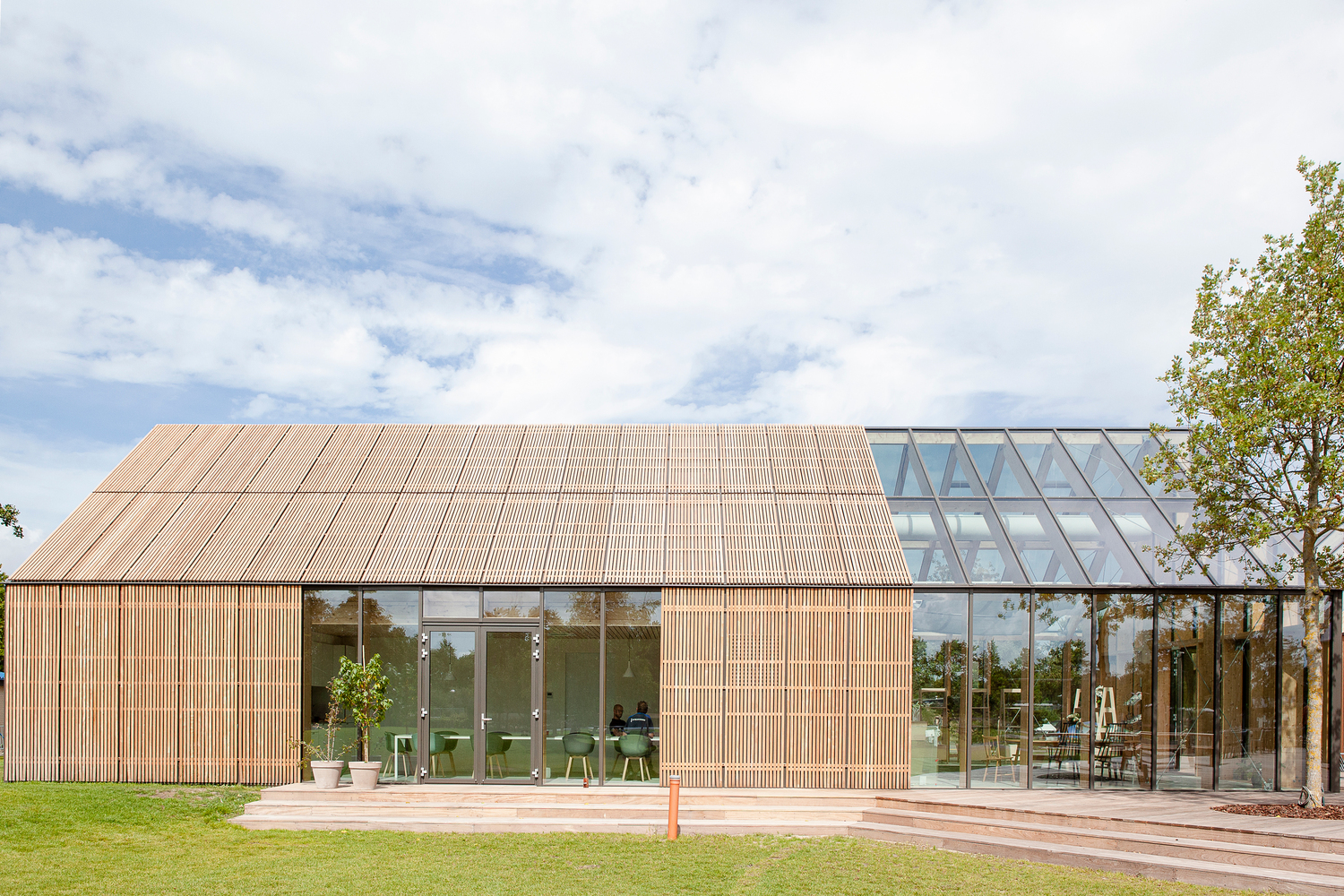 荷兰 De Klepperstee 公园中央建筑丨Vakwerk 建筑师事务所-12