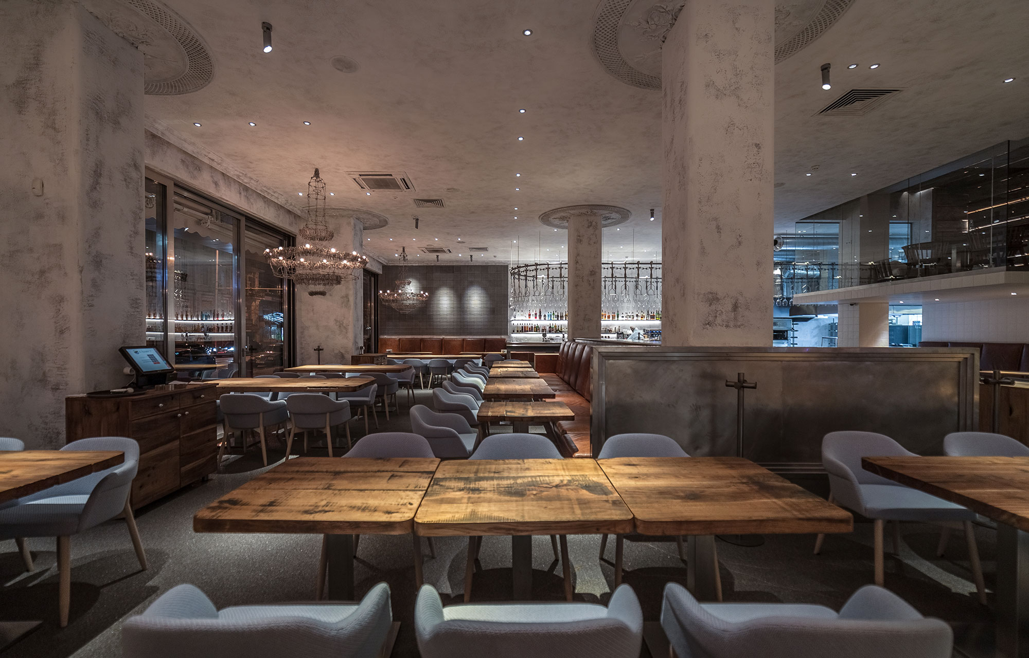 乌克兰基辅“圣鸡”餐厅-11