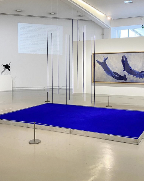 克莱因蓝家居设计,打造极致艺术空间丨中国北京丨戏构建筑设计工作室,里白空间设计事务所-12