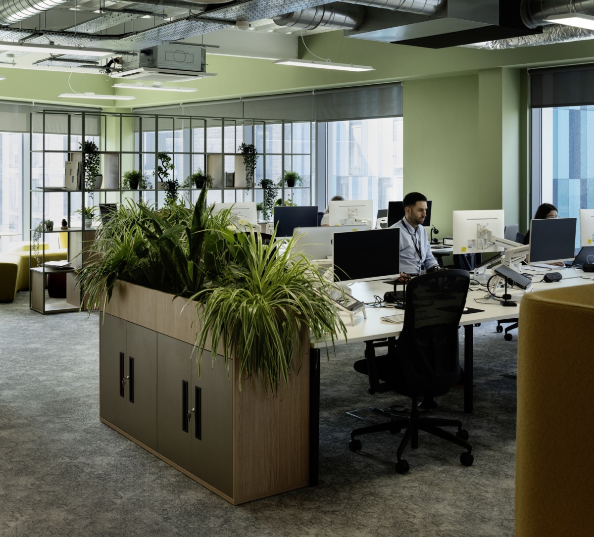 布洛卡工作室设计的柜台办公区

注：Counter Conte·t 这里 Conte·t 可能有误，推测可能是 Content ，如果有更准确的背景信息，翻译可能会更精准 丨英国谢菲尔德-17