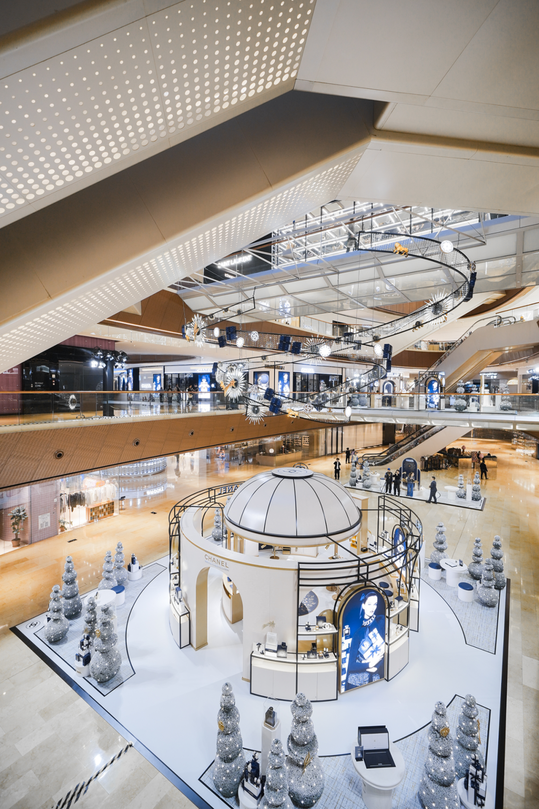 香奈儿“冬日星空”新年限定快闪丨中国北京丨法国艺术家Delphine Dénéréaz-10