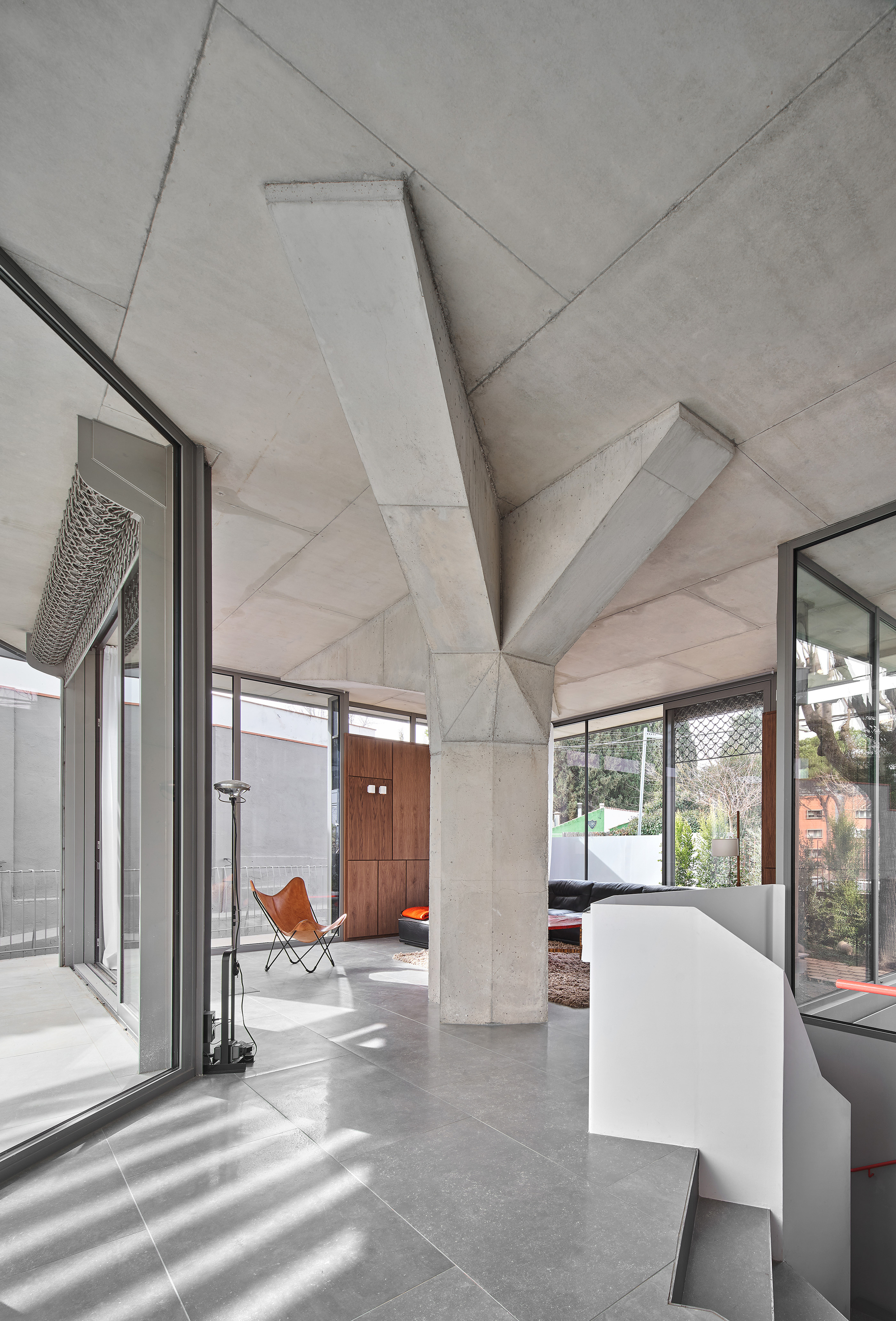 树间与房屋间的房屋丨BAILORULL-19