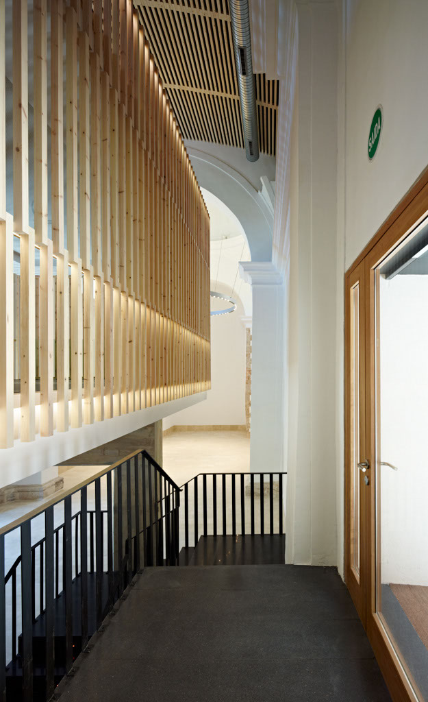 西班牙 16 世纪教堂复兴 | 多功能活动空间-43