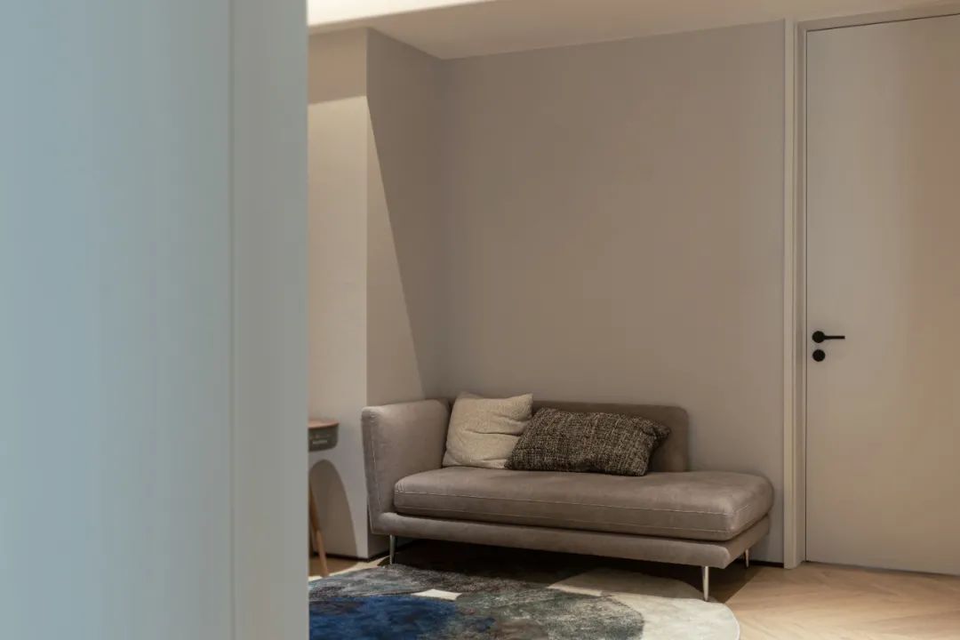 湖蓝之境 · 现代私宅的雅致与舒适丨乔金斯-24