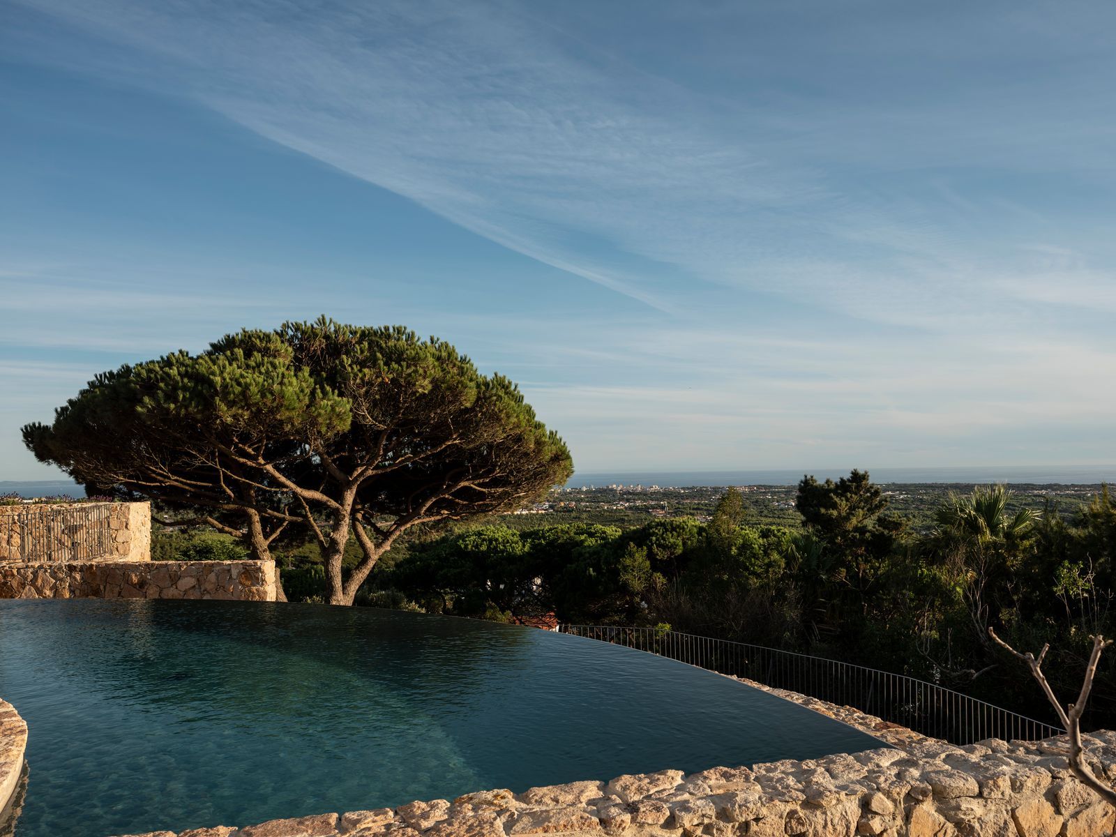 Studio Asaï将风车磨坊改造成住宅丨葡萄牙里斯本-38