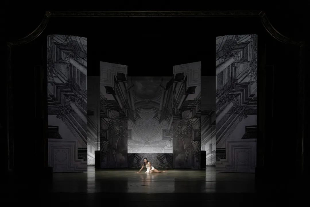 舞台魔法师 | 塞巴斯蒂安·汉纳克的震撼空间美学-64