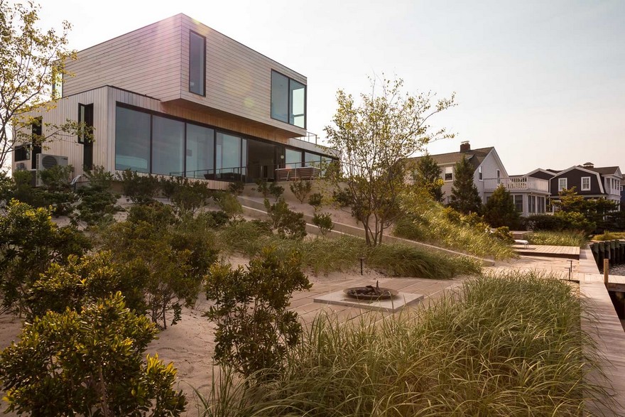 Sea Bright Beach House / Raad Studio-1