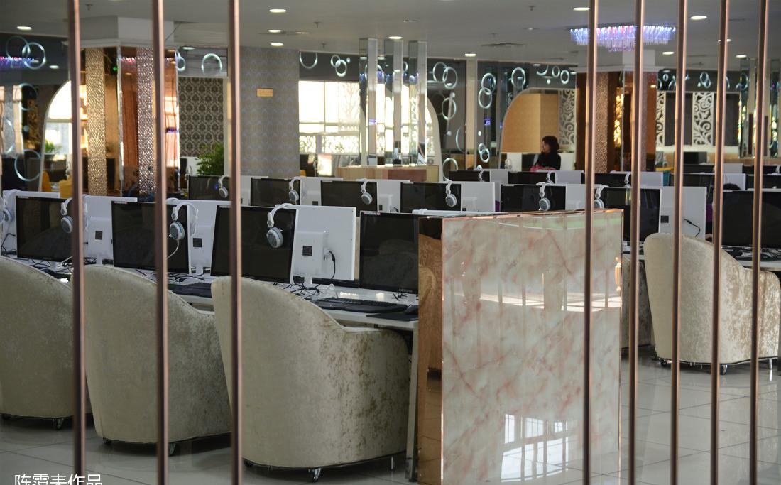 
网吧台球会所 -16