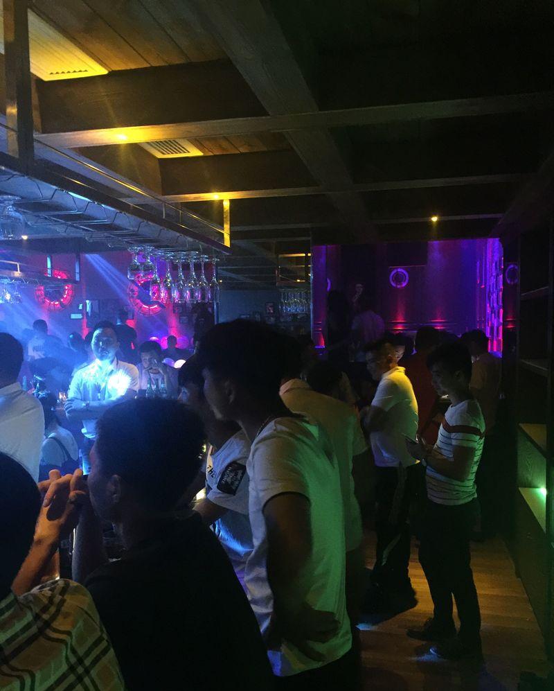 海南昌江呀诺达复古文艺酒吧-40