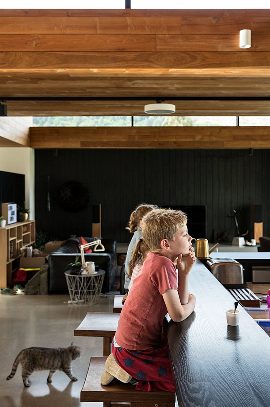Sawtooth House Overlooking the Shotover River, New Zealand-18