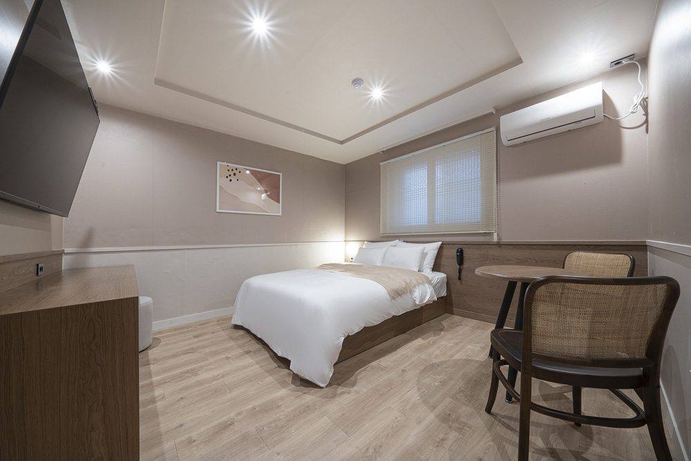 白色与木质，打造高级酒店式公寓-4