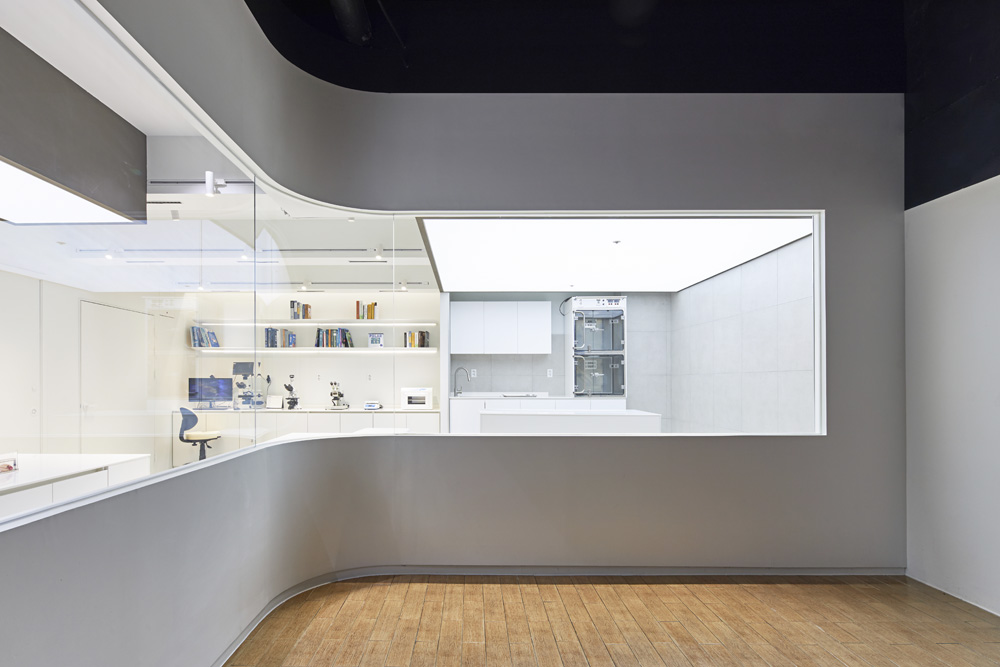 极简白调，25 平米的精致 COWA 展示空间-2