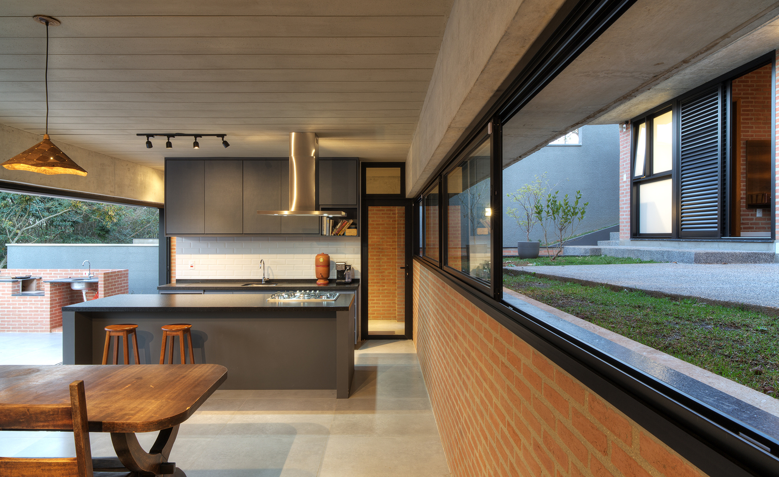 巴西 Centro Arquitetura APF House，融入自然的别墅设计-34