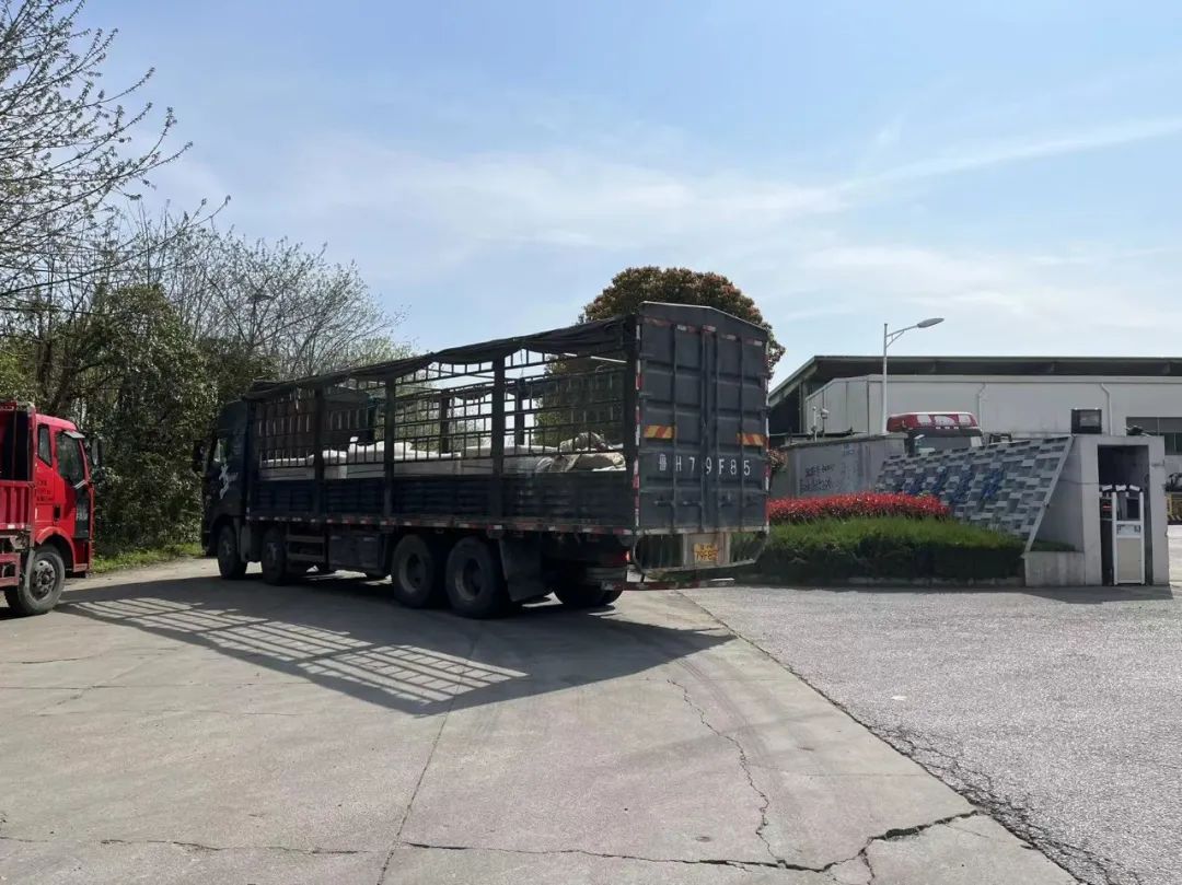 瞄准目标  全力以赴——中亿丰未来建筑研发中心总部大楼单元幕墙顺利封顶-23