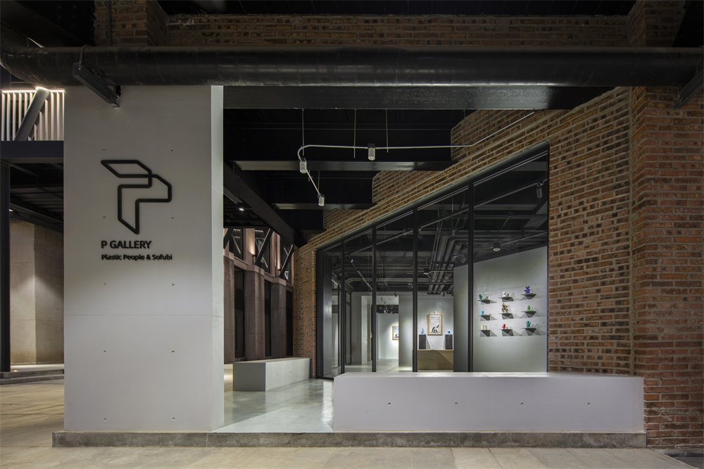 P GALLERY plastic people & sofubi潮玩画廊丨中国北京丨OEO野境建筑-33