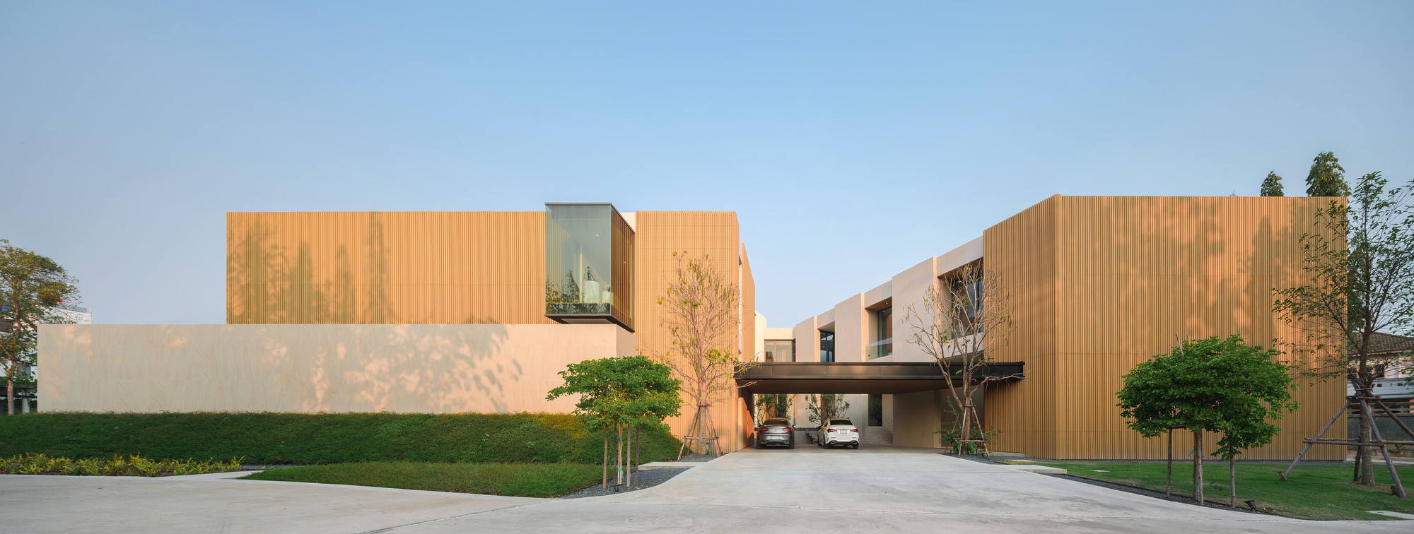 Axis of Growth House / Elemental Living-13