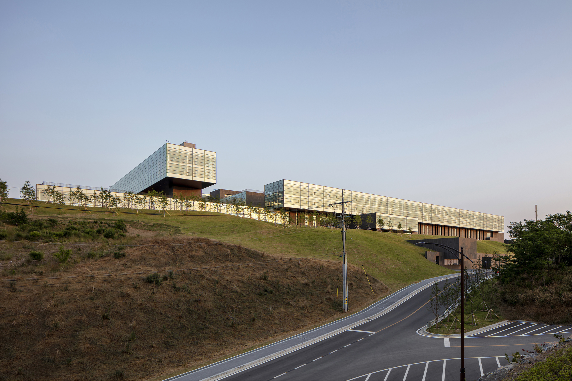 Hyundai Motor Group Global Partnership Center And University Gyeongju Campus / Hyunjun Mihn + MPART Architects-26