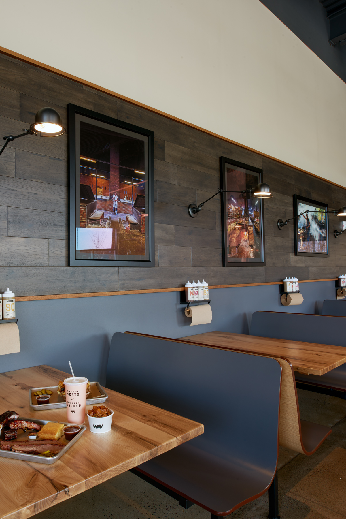 黑猪烧烤快闪店设计丨CORE architecture + design-16