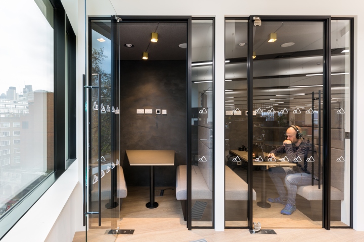 伦敦 Peakon 办公区 | 现代金属木质空间-1