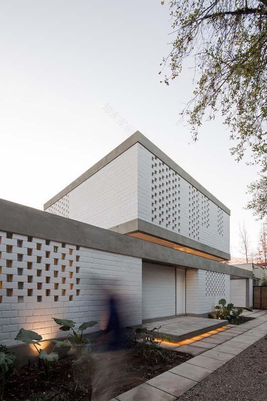 House Viejo III Max-1