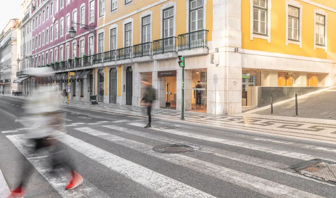 Nude Project 新旗舰店丨葡萄牙里斯本丨阿尔贝托·埃尔蒂尼,玛丽娜·马丁-14