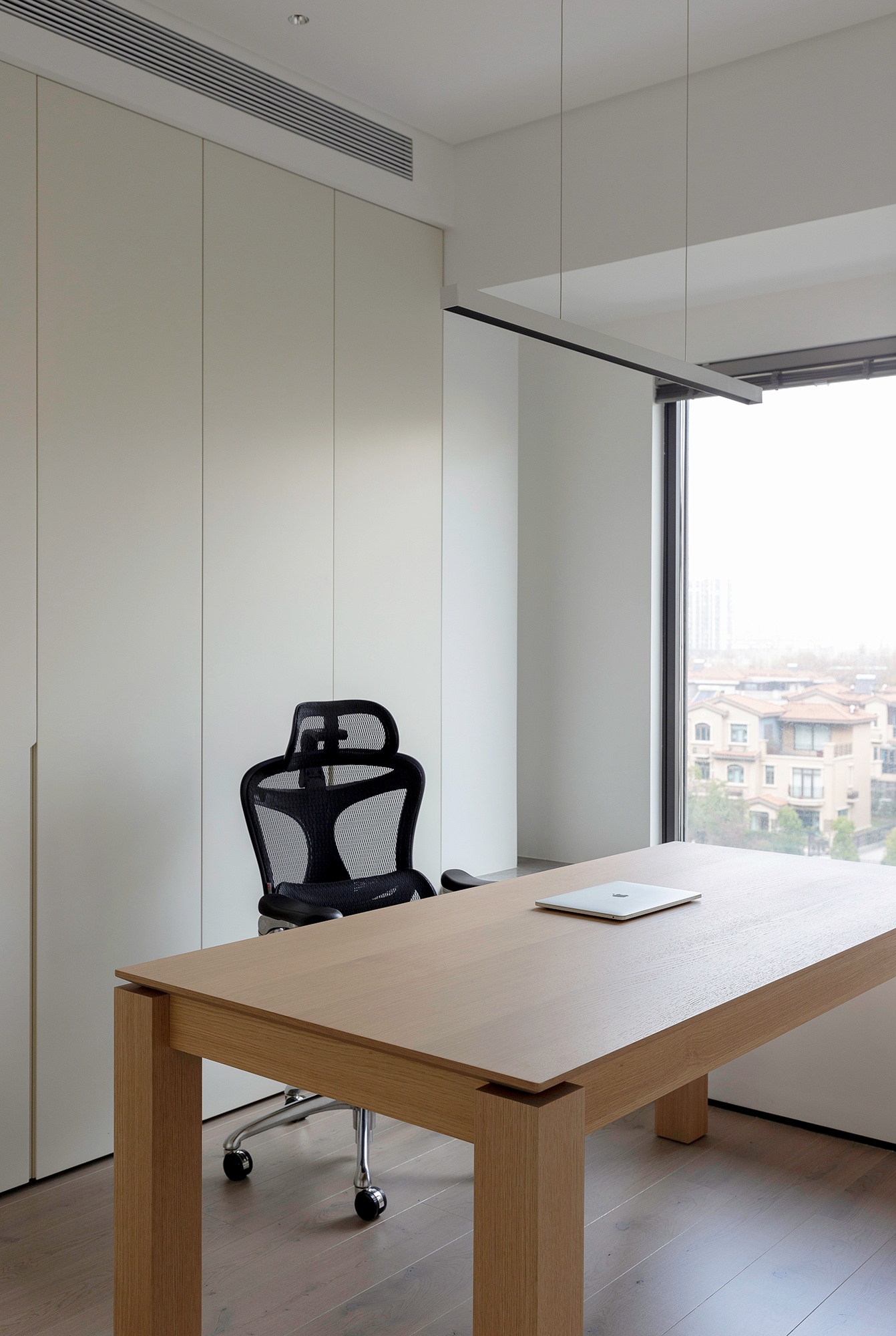 剑桥湾大平层简约空间设计-22