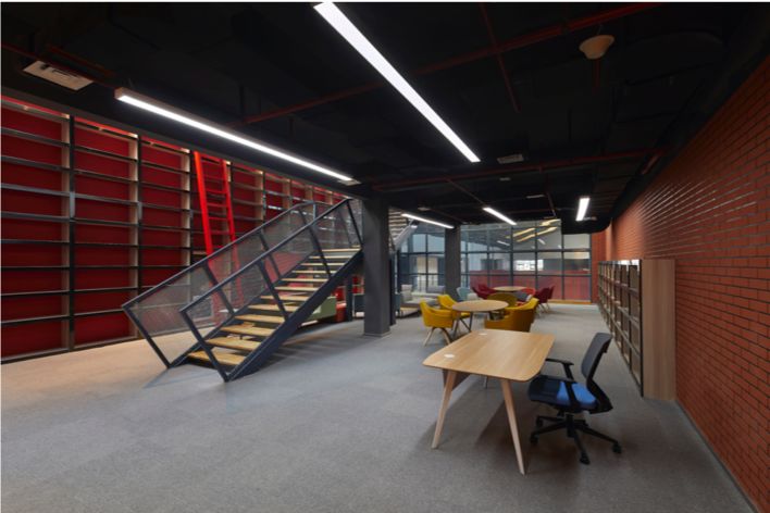 北京外国语大学附属如皋龙游湖学校的现代江南校园空间-31