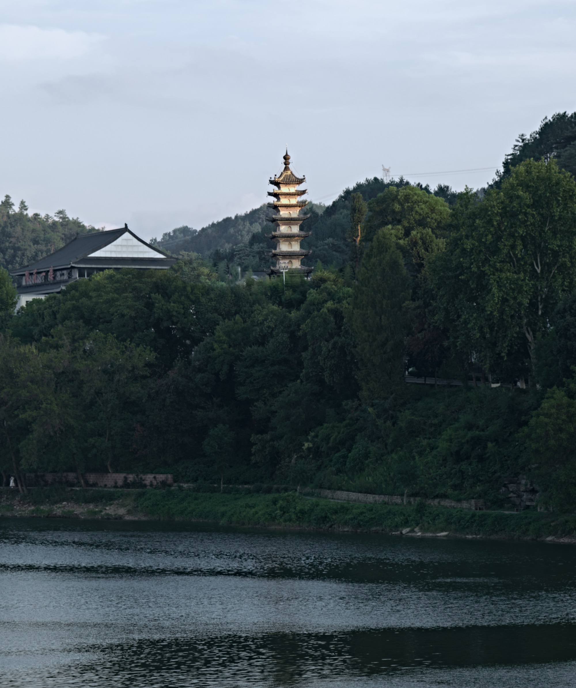 黄山紫阳烟雨度假酒店丨中国安徽丨风合睦晨空间设计-34