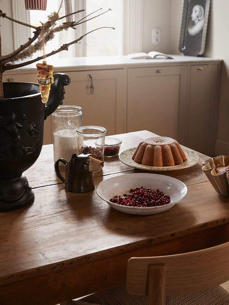 瑞典 Artilleriet 的暗色调圣诞室内设计-15