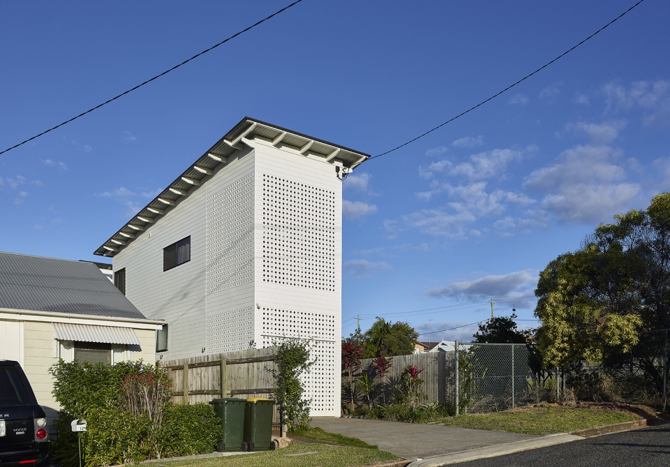 双体住宅 | 紧凑空间与功能的完美结合-4