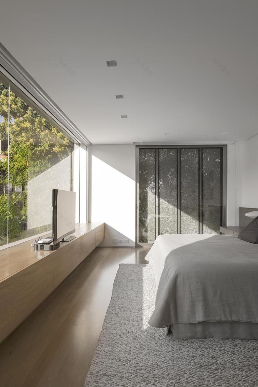 巴西 São Paulo 城市别墅改造,舒适与隐私并重-10