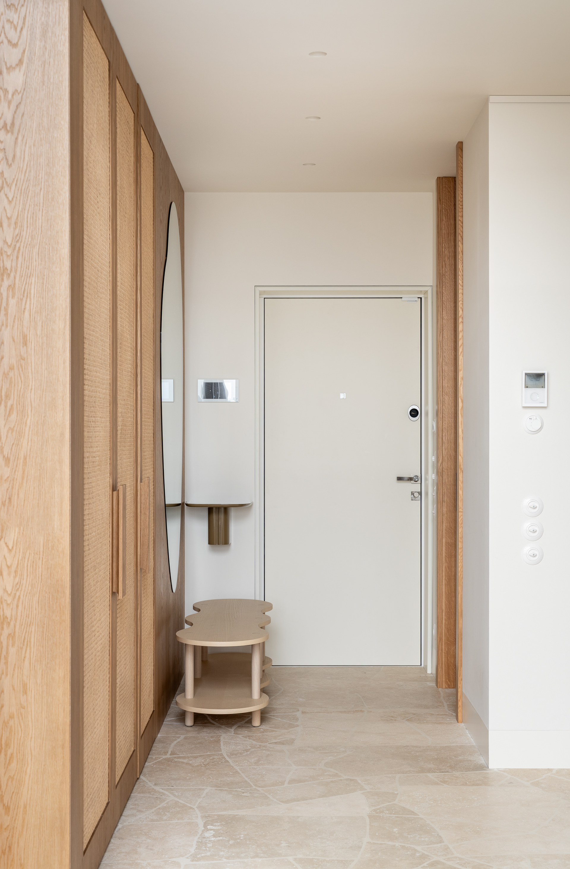 VSLKVSKA | A two-story apartment design-32