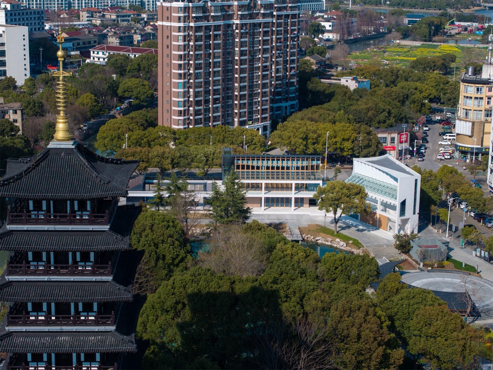 垂虹小筑:苏州吴江婚礼堂丨中国苏州丨南沙原创建筑设计工作室等多家单位-31