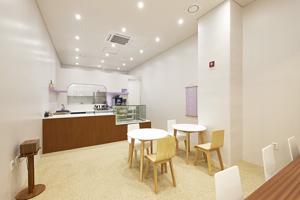 白色木屋 | 极简风格的 12 平米小空间设计-3