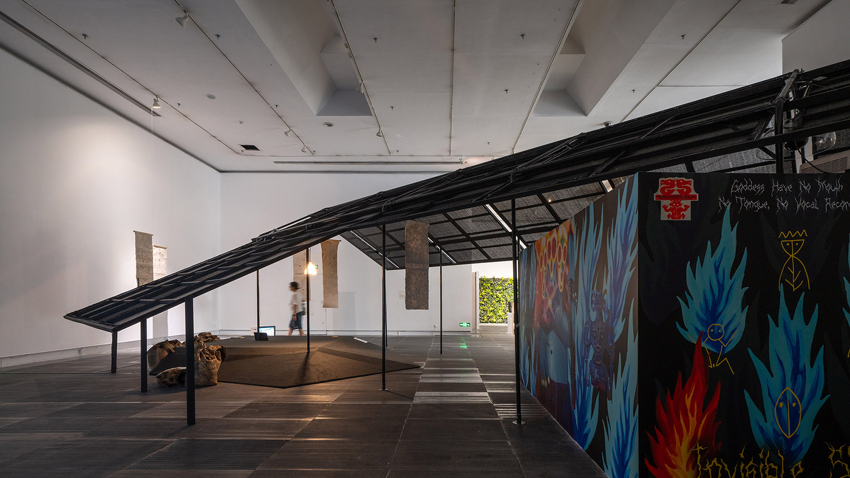 屋顶聚落,我们的目光:艺术,人类学与亚洲映像空间展陈设计丨中国广州丨氹边建筑工作室-8