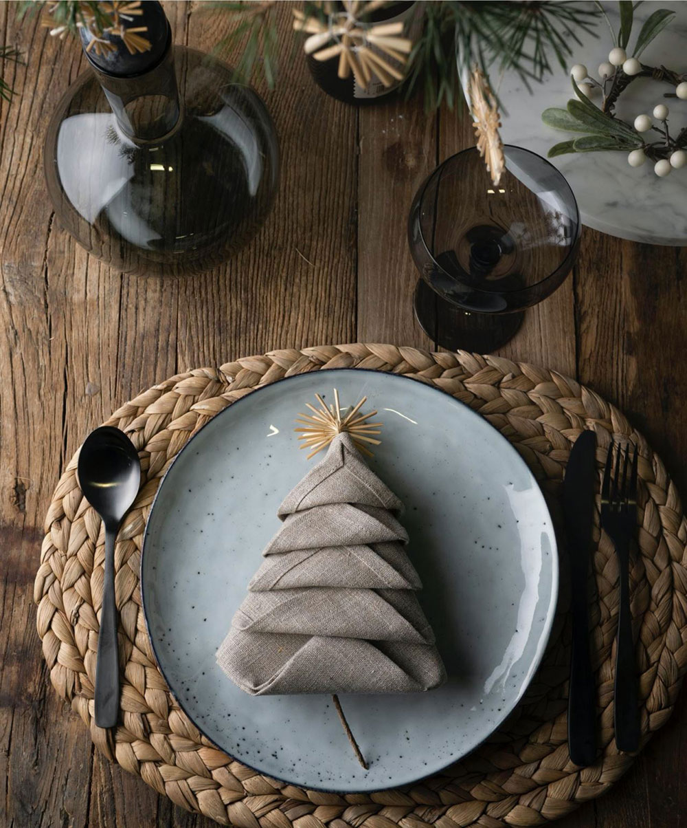 乌克兰新年餐桌设计 | 从奢华派对到雪白装饰-12