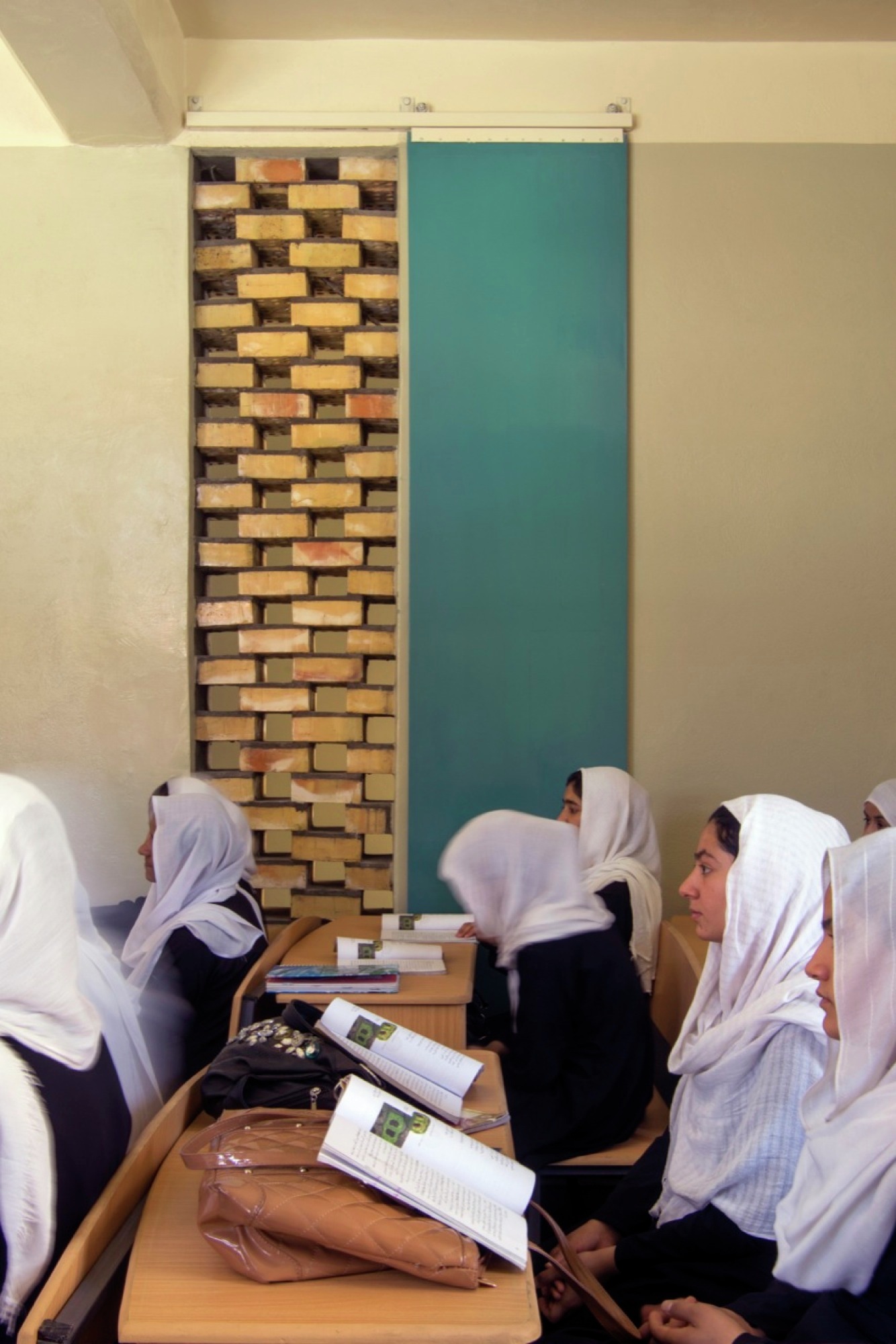 戈哈尔·卡顿女子学校丨阿富汗马扎里沙里夫-45